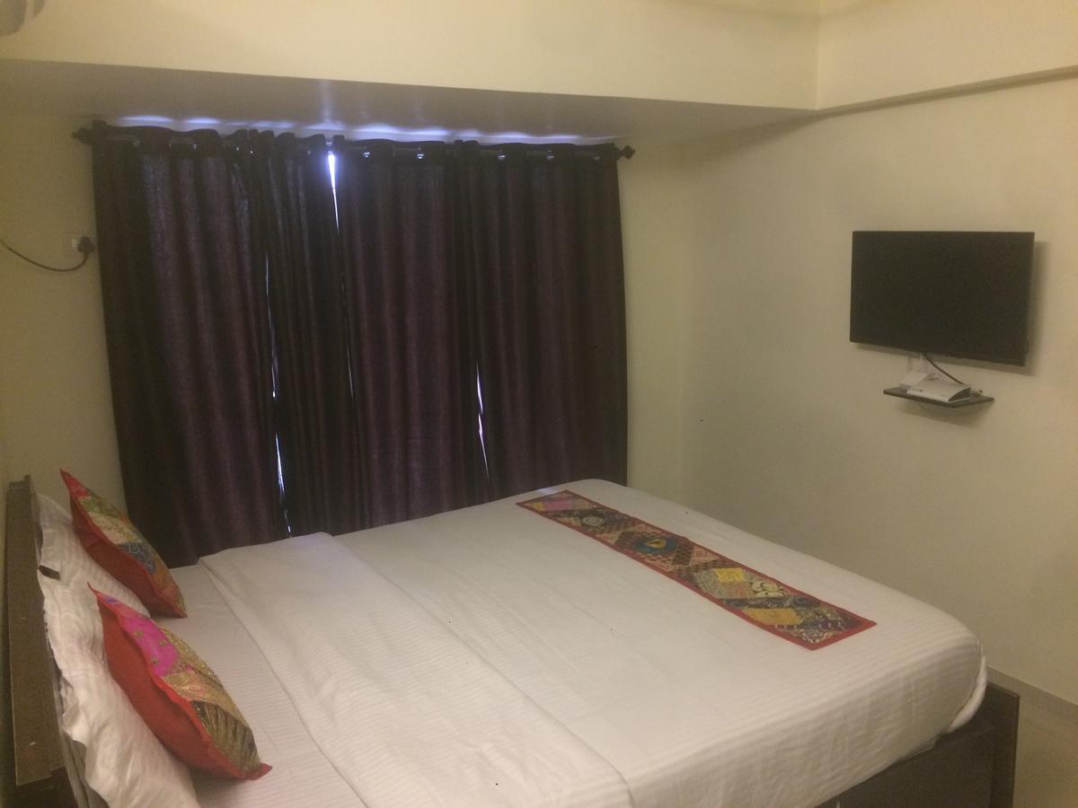 Poonam Hieghts Mumbai Ngoại thất bức ảnh